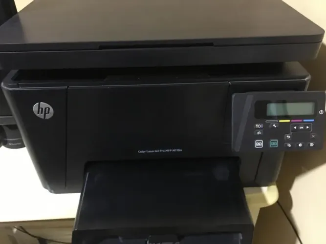 Vendo impressora HP LaserJet Pro M176n 
