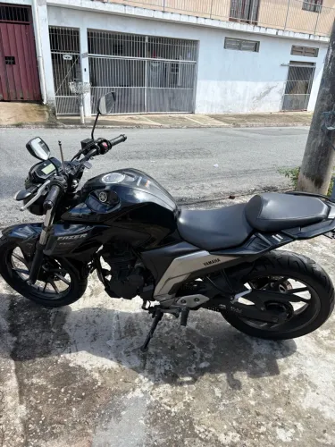 Fazer FZ25