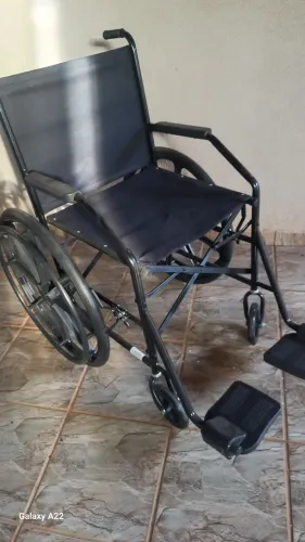 Cadeira de rodas manual dobrável