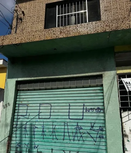 Loja na Rua Parazinho, 255 150 m²