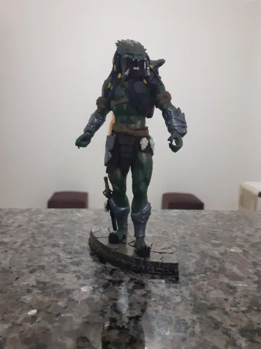 Boneco de coleção Predador