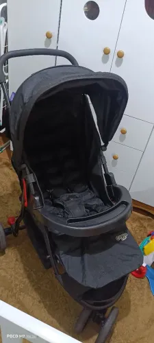 Carrinho de bebê super conservado