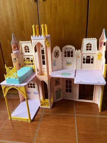 Castelo Barbie A Princesa e a Plebeia (Anneliese e Erika) 