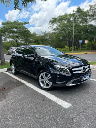 Mercedes-Benz GLA 200 Adv. 1.6/1.6 TB 16V Flex Aut. 2017