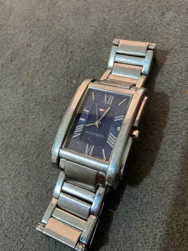 Relógio Tommy Hilfiger Masculino Original - Mostrador Azul e Numerais Romanos