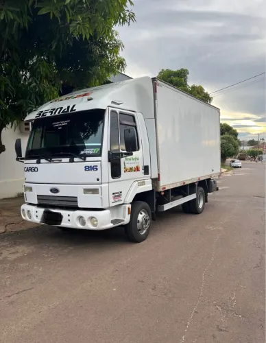 Caminhão Ford Cargo 816