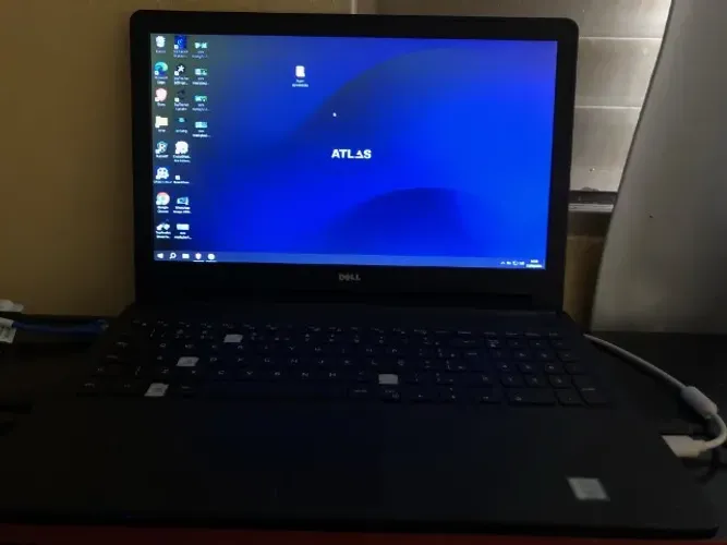 Notebook Dell Inspiron 15 5566 Funcionando mas com detalhes