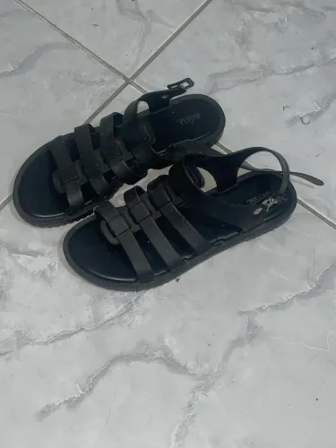 melissa gladiadora preta tamanho 39 (semi nova em perfeito estado)