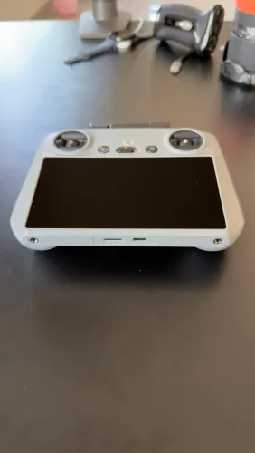 DJI RC 2 com Tela - NOVO, NUNCA USADO - R$ 2.500