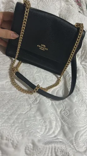 Bolsa de ombro Coach Mini Klare cor preta