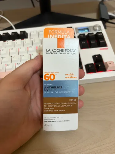 Protetor Solar Facial La Roche-Posay Anthelios UV AIR FPS 60 45ml cor 6.0