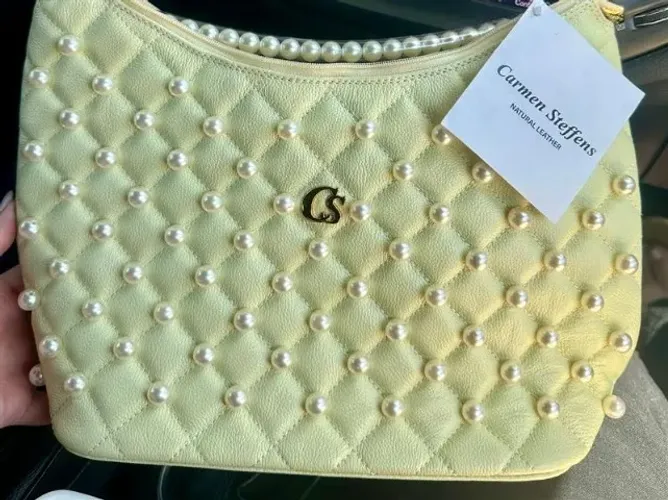 Bolsa Carmen Steffens cor Amarelo Manteiga com pérolas (com etiqueta, nunca usada)