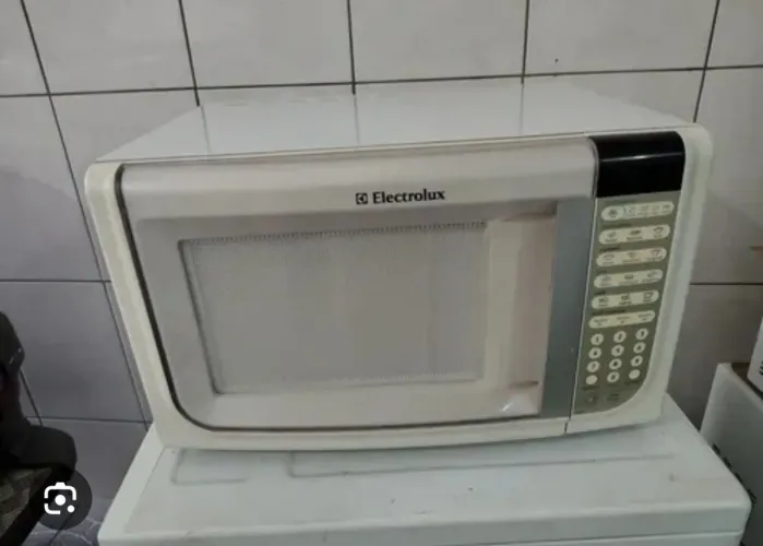 Microondas Eletrolux 31 litros 127v entrego 250,00
