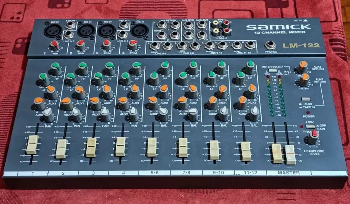 Mesa De Som Samick LM122 Mixer Profissional 12 Canais Vintage