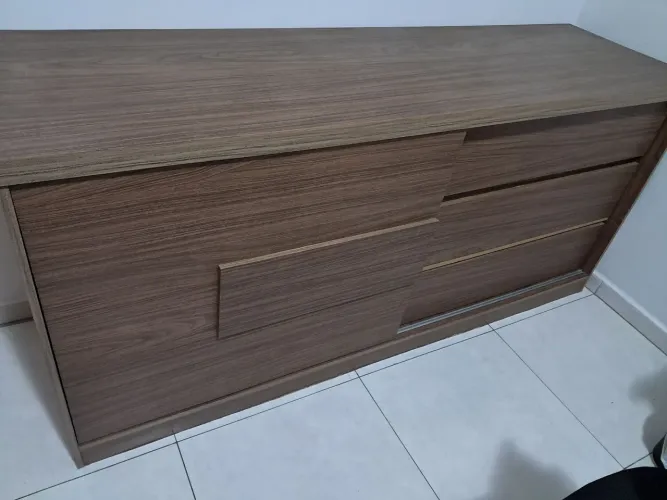 Balcão com gavetas medindo 1.60x 0.50