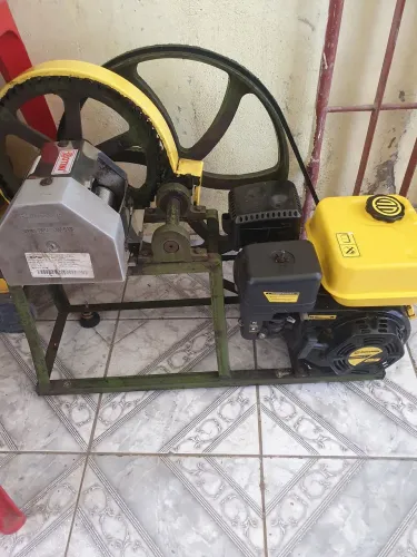 Máquina de caldo de cana à gasolina