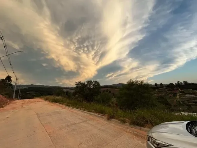 Terreno em TOLEDO MG 620metros com escritura, água, energia e fibra óptica