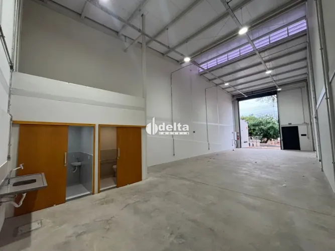 Loja disponível para locação no bairro Jaraguá em Uberlândia-MG