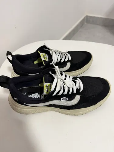 Tênis Vans Ultrarange Vr3