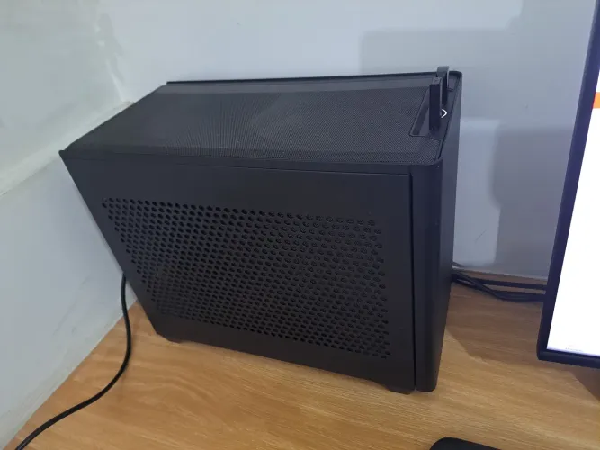 Mini PC 18L estilo Steam Machine