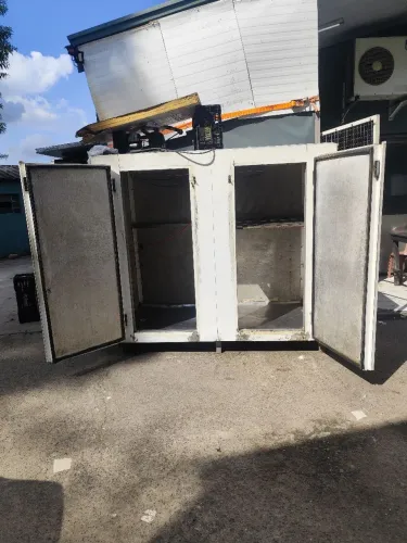 Câmara fria usada motor em bom estado,para sua adega , restaurante e açougue não entrega.
