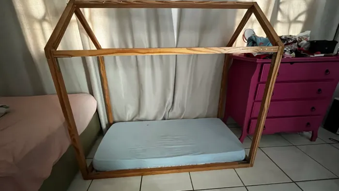 Cama baixinha montessoriana