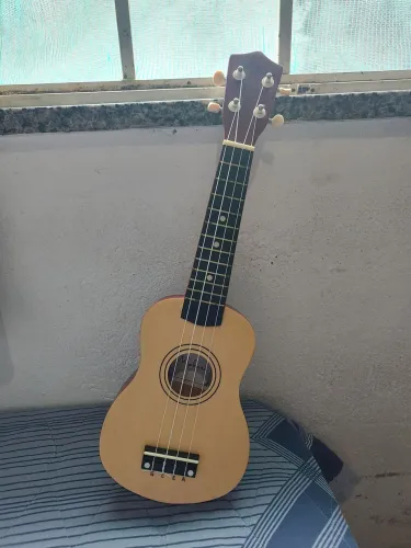 Ukulele usado (em otimo estado)