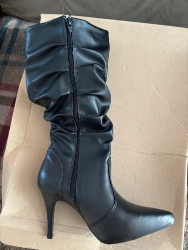 Bota Feminina Preta Montaria Cano Alto E Bico Fino Franzida