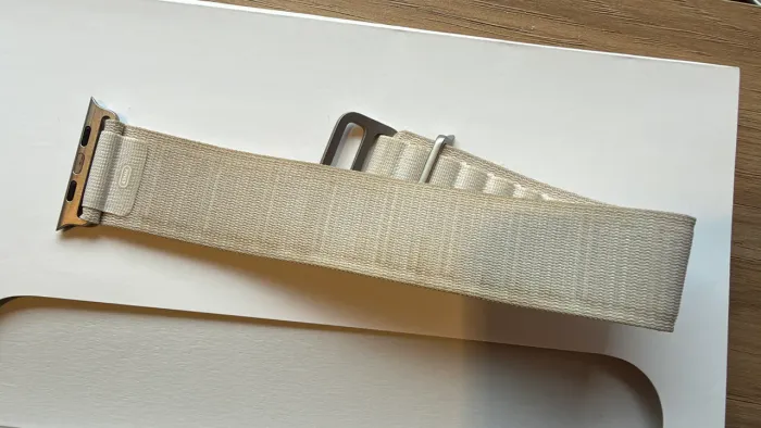  Apple Watch Ultra starlight alpine loop 