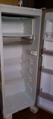 Geladeira Esmaltec
