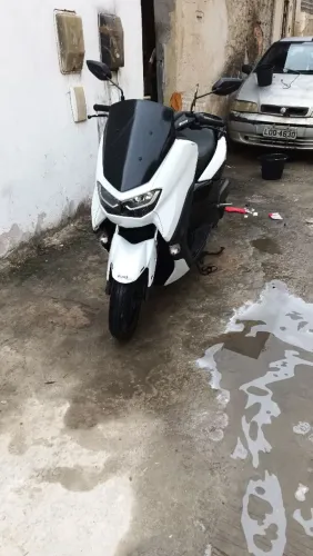 Moto sem nada pra fazer