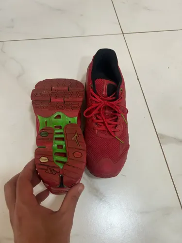 Mizuno Wave prophecy 4 Lamborghini