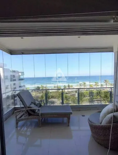 Cobertura duplex na Avenida Lucio Costa - 4 quartos, 1 suíte, 3 vagas, BARRA DA TIJUCA - R