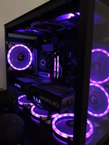 MSI GeForce RTX 4070 GAMING X TRIO 12GB GDDR6X - Estado de Nova