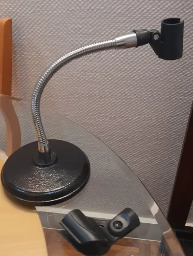 Base flexível para microfone