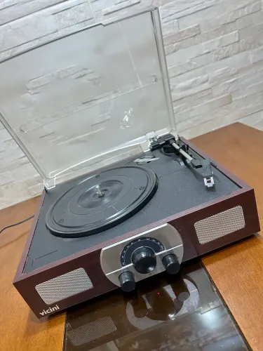 Toca Disco Vicini Bluetooth 10WRMS Classic Retrô VC-283  