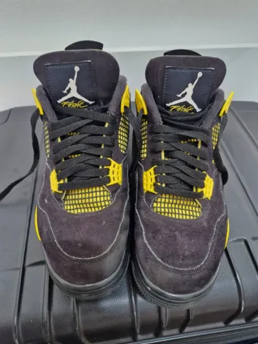 Air Jordan 4 Retro Thunder 2023 Original - Tam. 41- Usado
