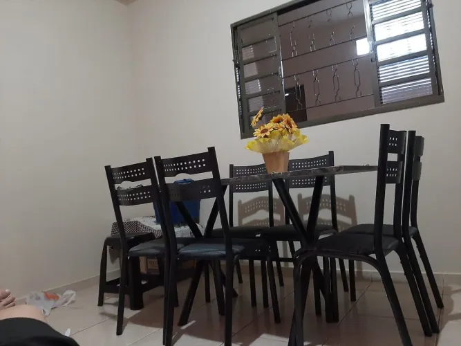 Mesa seis cadeiras