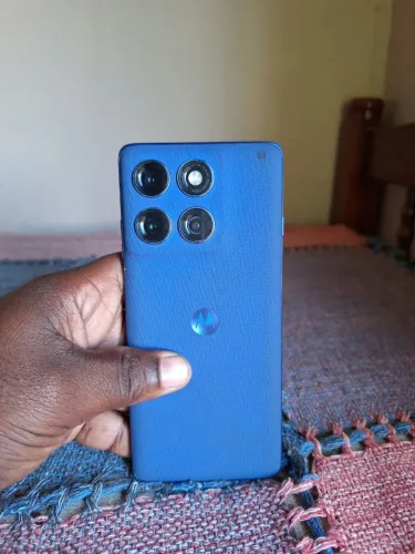 Edge 60 Pro