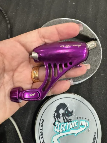 Máquina de tatuagem Electra ink + fonte