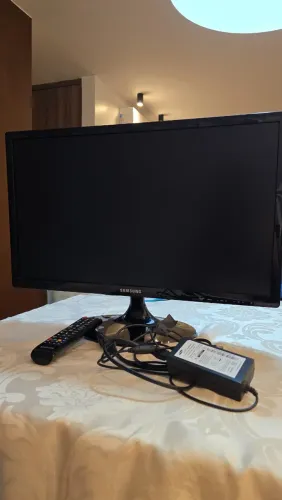 TV Monitor Samsung 24" Full HD T24C310LB HDMI USB + Controle