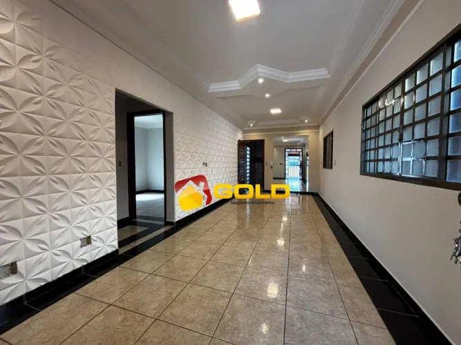 Casa para Locação em Uberlândia, Planalto, 4 dormitórios, 2 suítes, 3 banheiros, 3 vagas