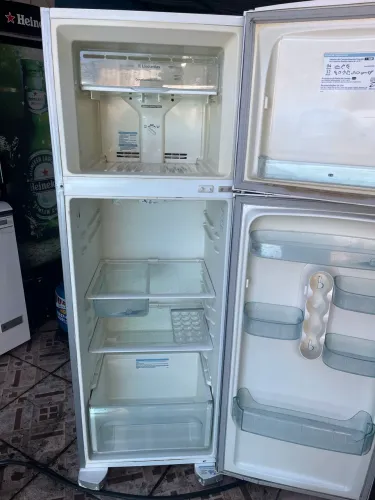 Geladeira eletrolux Frost Free