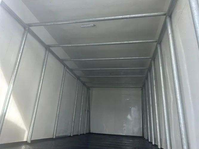 Baú refrigerado 5m com gancheira