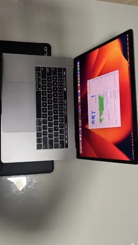MacBook pro 2017 - i7, 16gb RAM - SSD 512GB