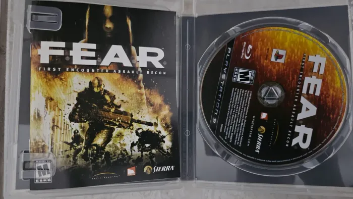 Game F.E.A.R (PS3). Perfeito