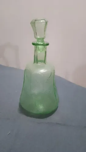 Licoreira antiga verde
