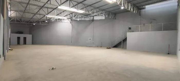 Galpão Comercial para Locação - 450 m²