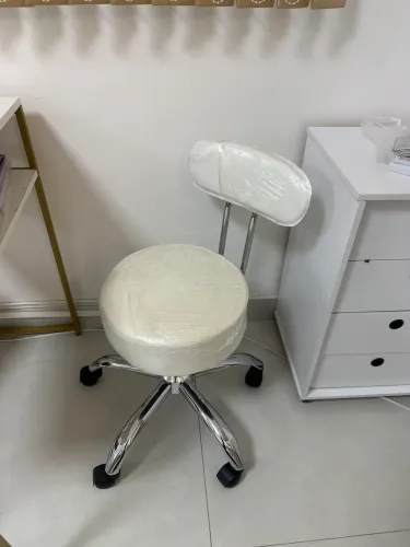 Cadeira De Estética Mocho Ergonômica Girátoria Branca Couro