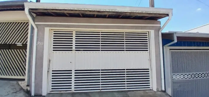 Casa com 3 dormitórios, suíte, 2 vagas e dois pavimentos!
